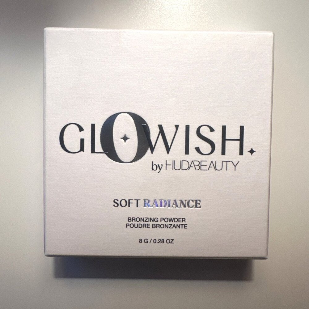 Glowish by Huda Beauty Soft Radiance Bronzing Powder 1-FULL SIZE~ 01 LIGHT NIB - Picture 1 of 8